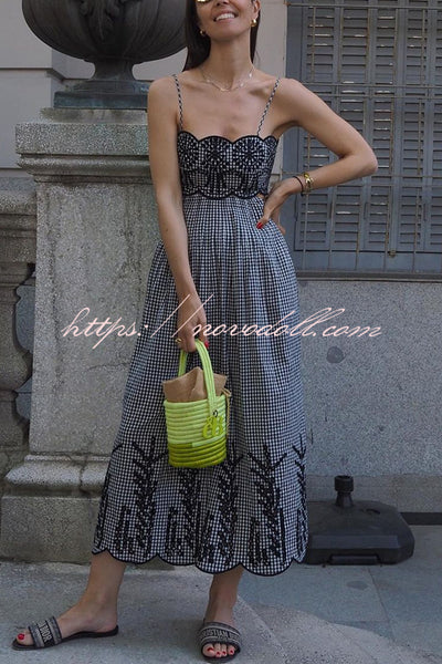 Wavy Edge Suspender Sexy Waist Hollow Midi Dress