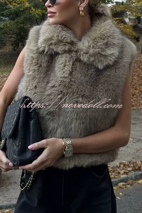 Stylish Collared Sleeveless Short Faux Fur Vest