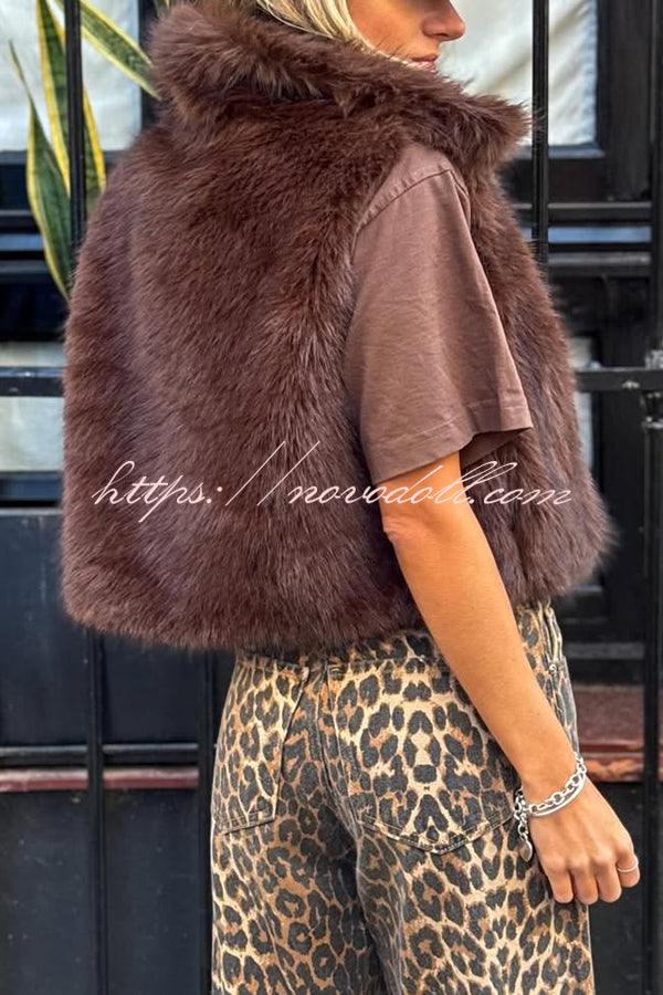 Stylish Collared Sleeveless Short Faux Fur Vest