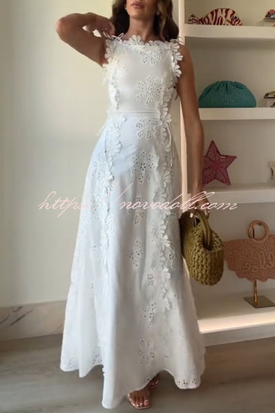Mairi Embroidery Hollow Fabric Delicate Flower Trim Side Lace-up Maxi Dress