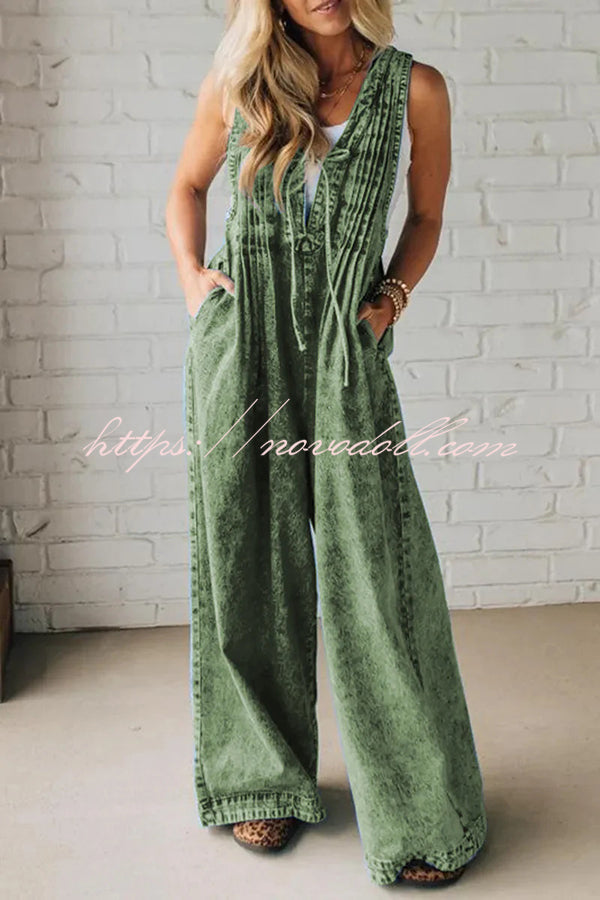 Fashionable and Casual Sleeveless V-neck Lace-up Loose Pocket Jumpsuit