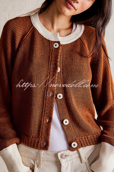 Stylish Contrasting Crew Neck Buttoned Knitted Cardigan