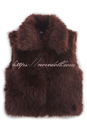 Stylish Collared Sleeveless Short Faux Fur Vest