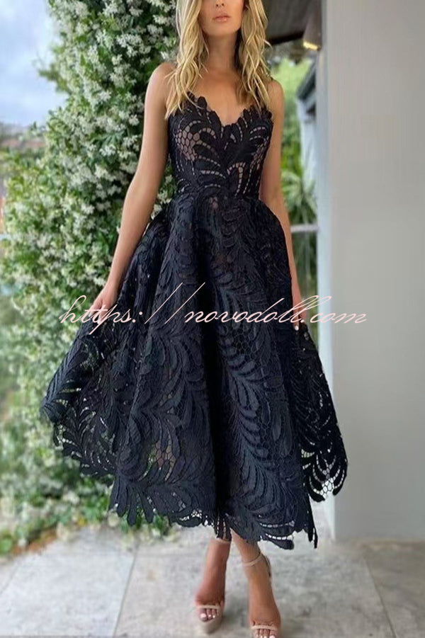 Elegant Openwork Lace Strapless Full-hem Midi Dress